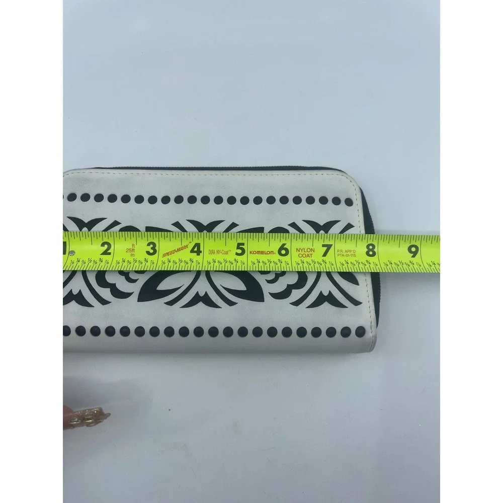 Vera Bradley Zip Around Wallet Black‎ White Floral Pattern Faux Leather 4x8" - Picture 9 of 10